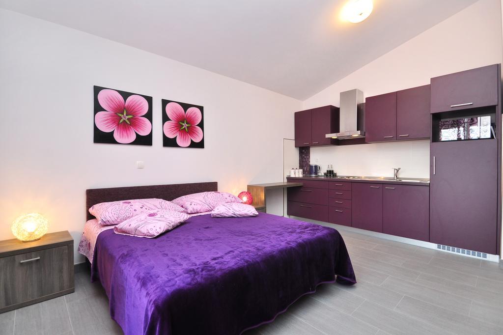 Apartments Zizic Kaštela Szoba fotó